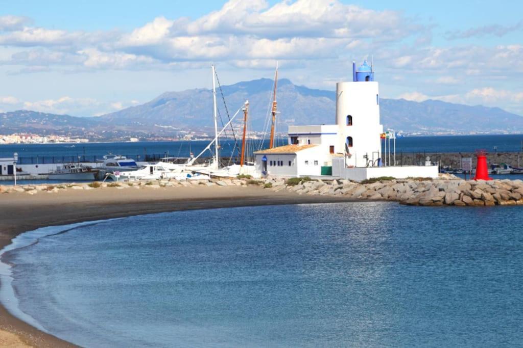Apartamento Entero Con Solarium En Sabinillas, Con Piscina Y Al Lado Del Puerto De La Duquesa Manilva Dış mekan fotoğraf